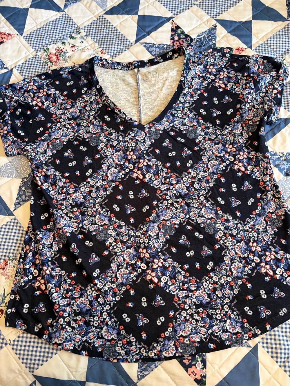 Maurices Navy Floral V-Neck Short Sleeve Top